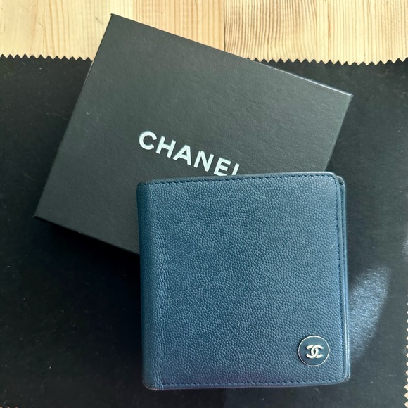 Chanel Caviar Bifold Wallet with Box - Picture 1 of 7